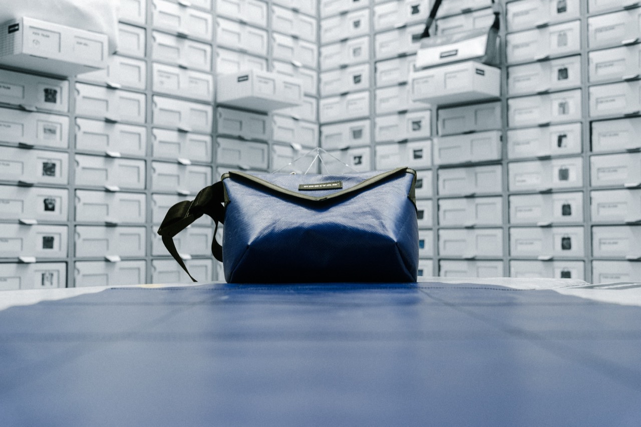 F11 Break messenger bag by Tom Pradella & Sofia Gariboldi — bag on its deployed tarp
